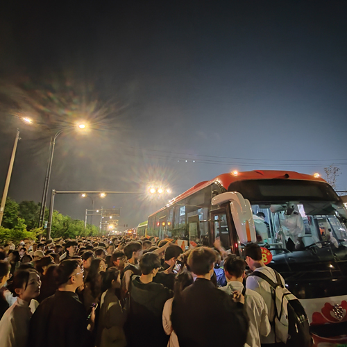 洛陽(yáng)公交:圓滿(mǎn)完成“天外來(lái)物”演唱會(huì )運輸保障任務(wù)04